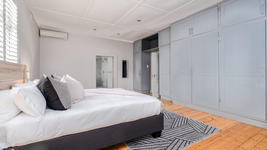 4 Bedroom Property for Sale in Bantry Bay Western Cape